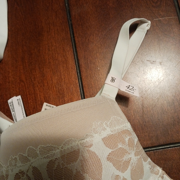 Victoria's Secret Floral Lace Push Up 42C Bra - Picture 2 of 4